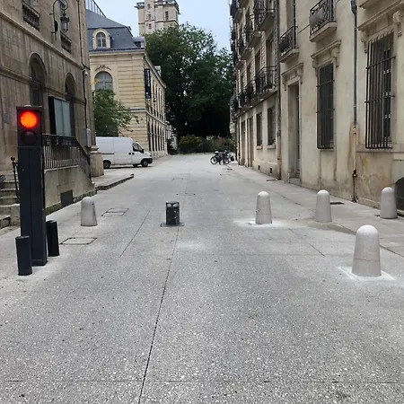 Cosy 6 Personnes - Parking Gratuit - Centre Historique ディジョン
