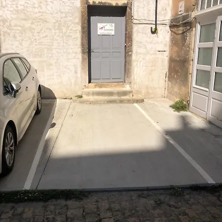 Apartment Cosy 6 Personnes - Centre Historique - Parking Gratuit Dijon